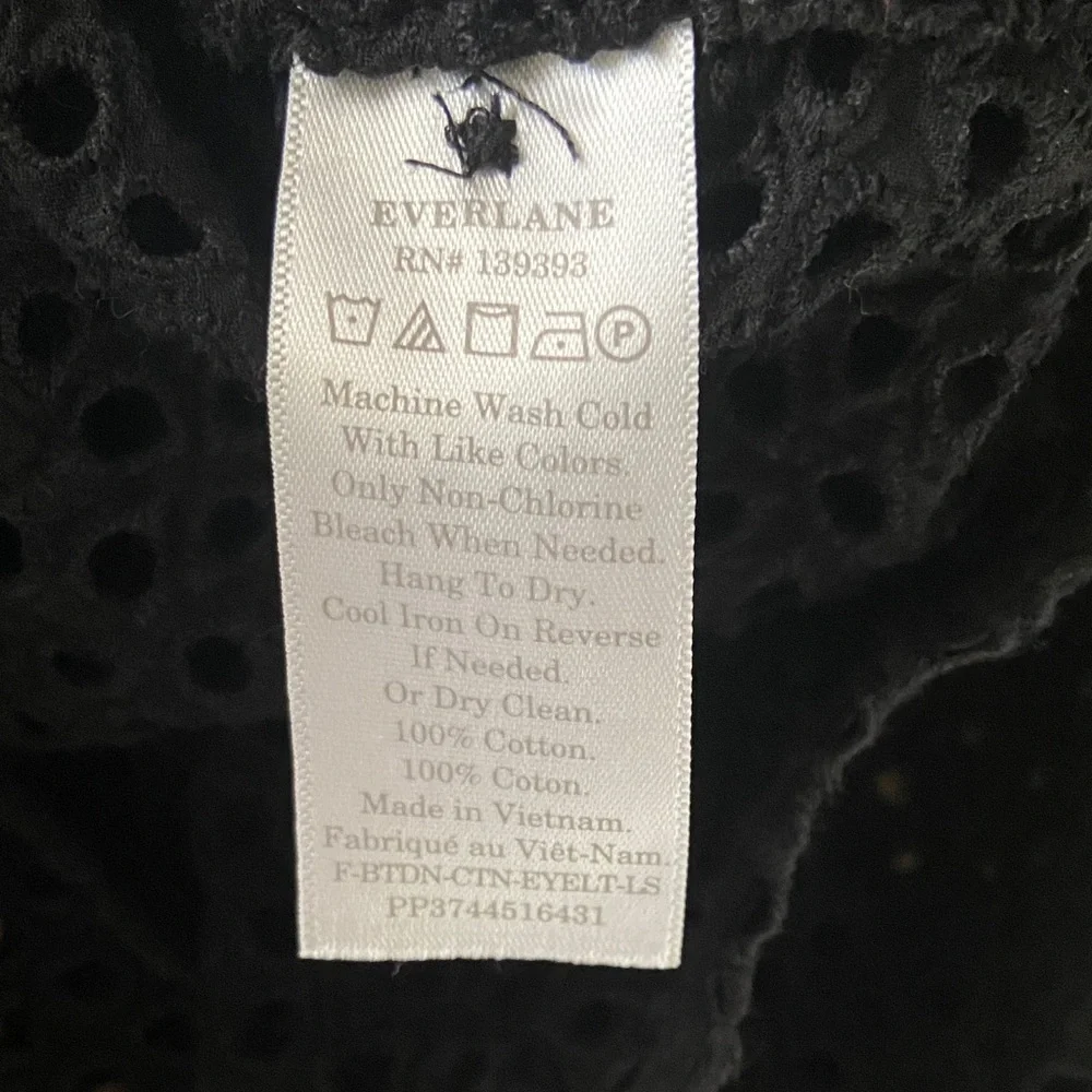 Everlane Eyelet Lantern Top | xs